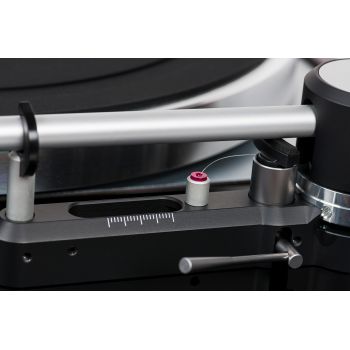 Thorens TD-1500 walnut, tonearm detail